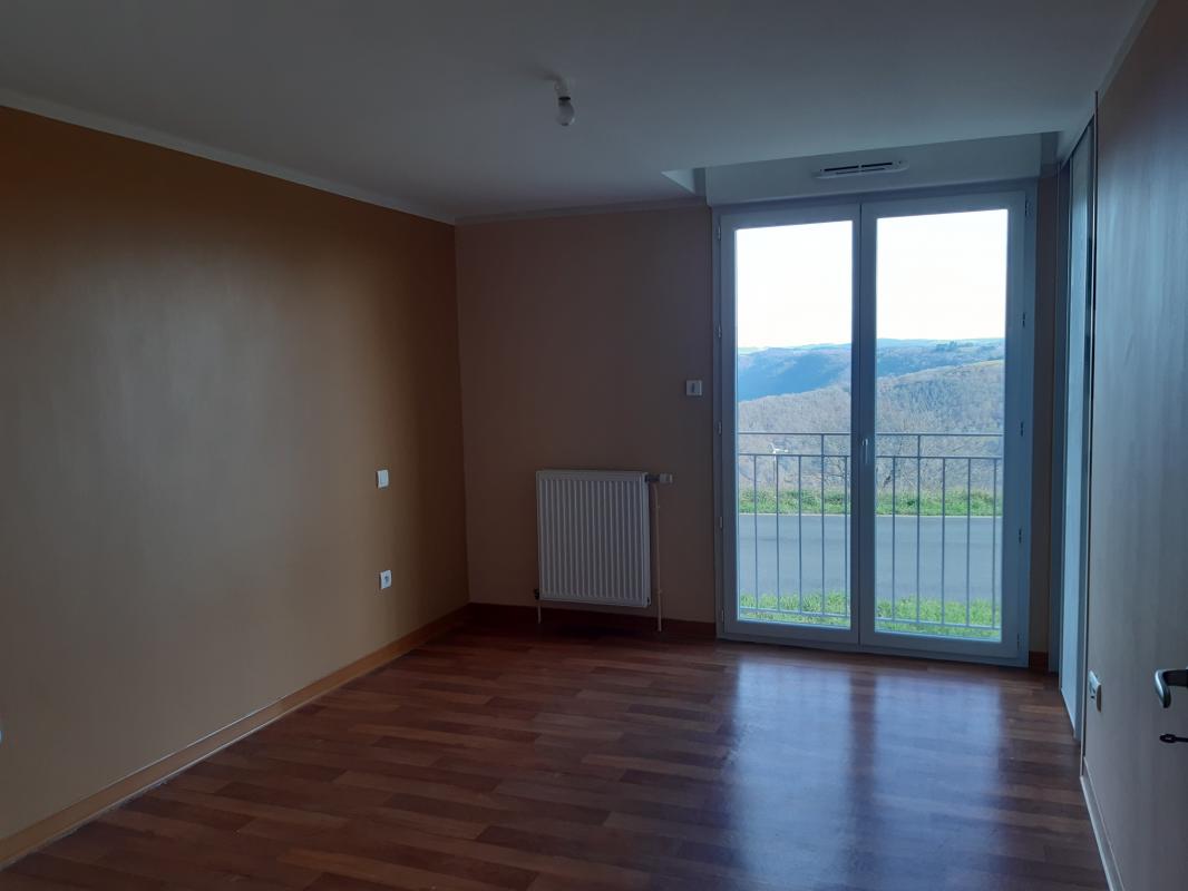 GRAND T4 à SAINT HIPPOLYTE - photo 5