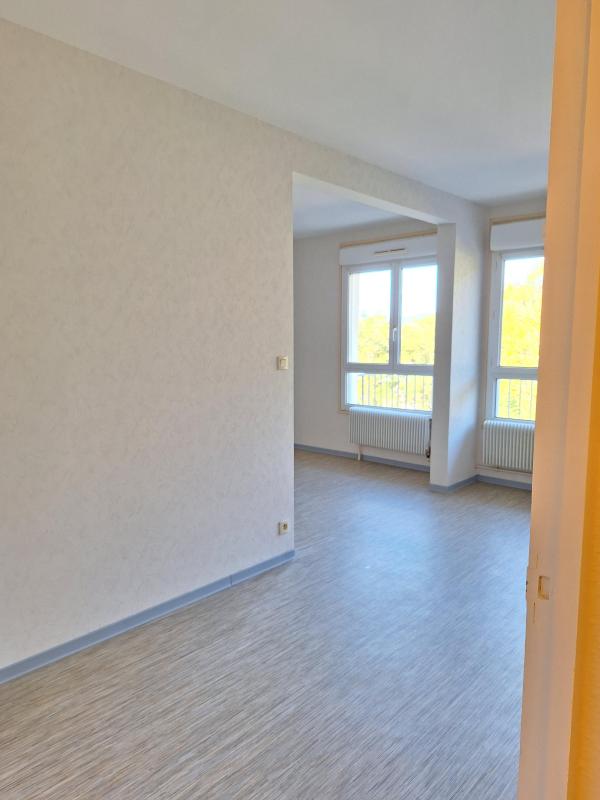 APPARTEMENT T4 à SAINT GENIEZ - photo 6